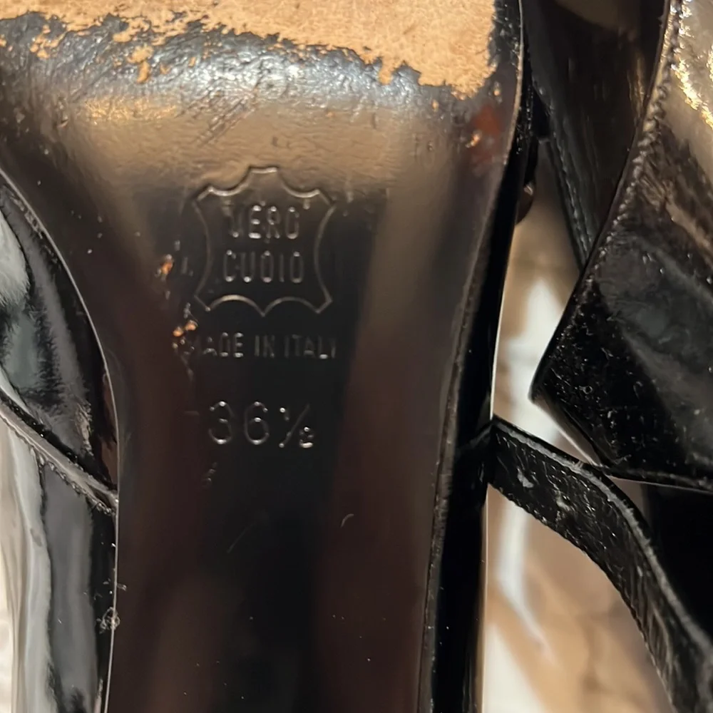 Heels - Picture 3 of 3